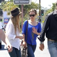 Olivia Wilde goes for lunch with friends in Los Feliz | Picture 64472